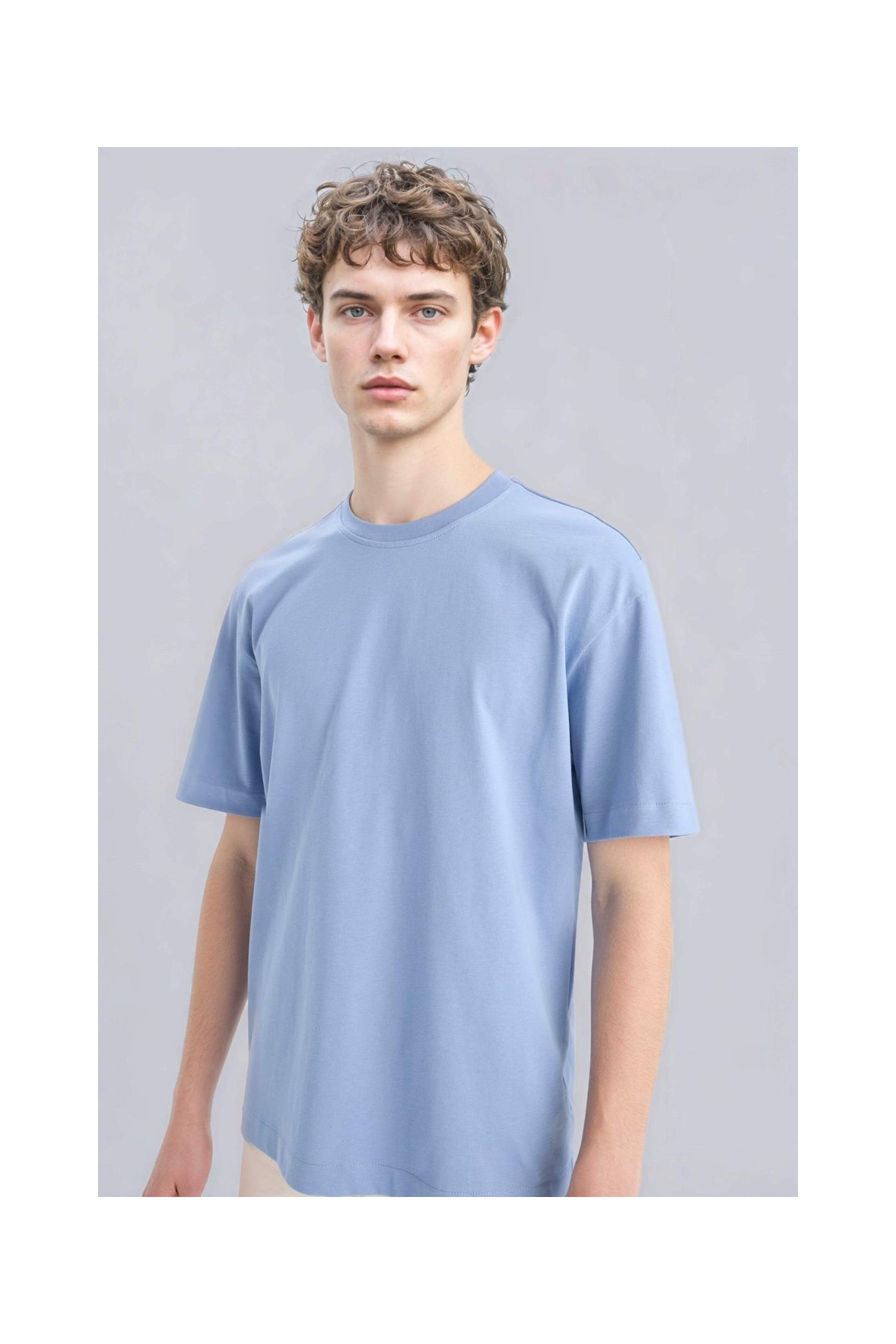DeFacto %100 Pamuk Oversize Bisiklet Yaka Basic Kısa Kollu Tişört E6885AXNS