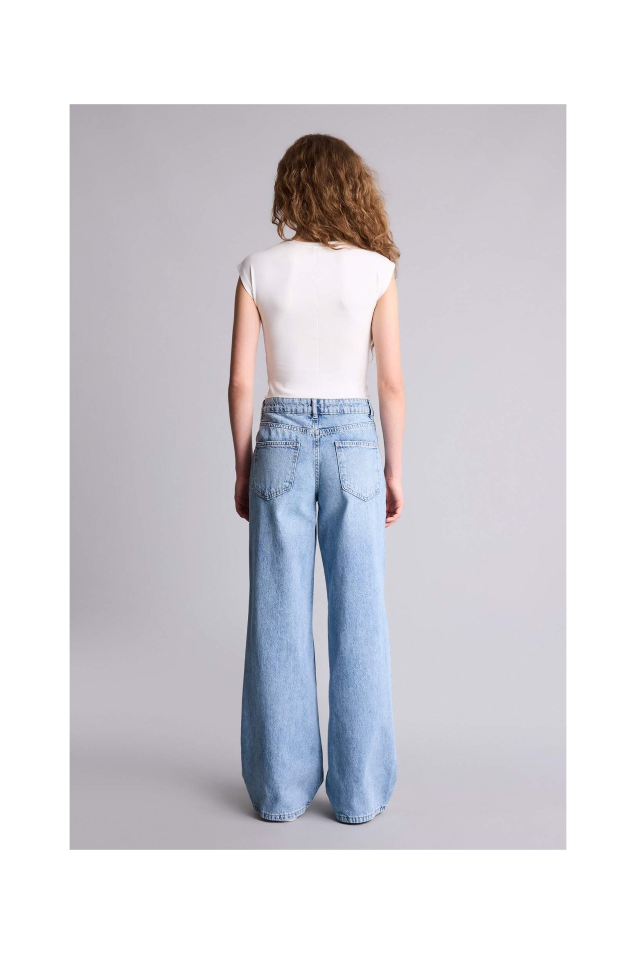 DeFacto %100 Pamuk Low Rise Wide Leg Düşük Bel Uzun Jean Yıkamalı Pantolon G2208AX26SP görsel 5