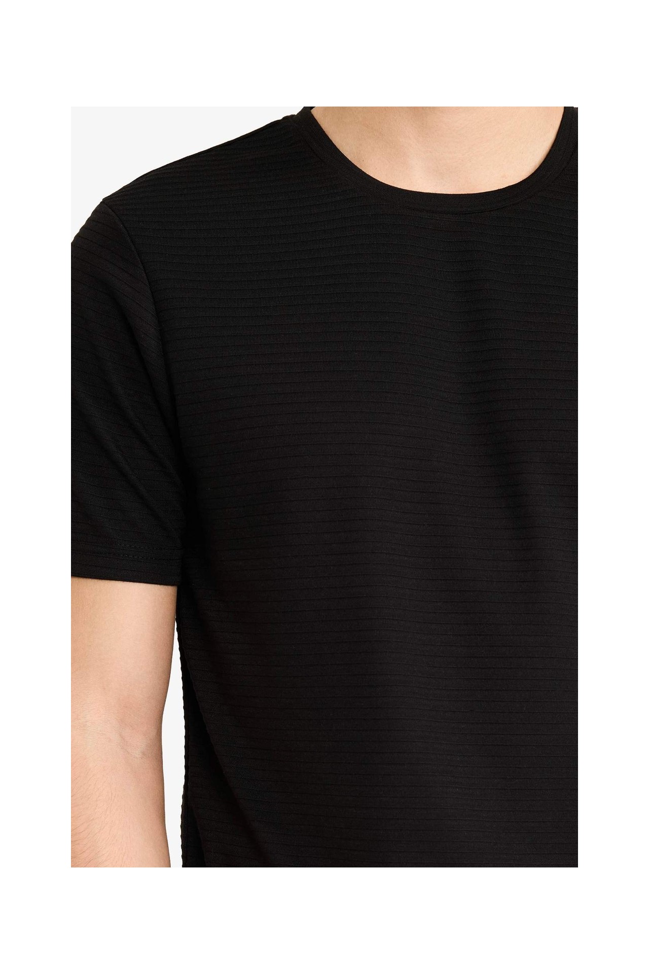 DeFacto Slim Fit Bisiklet Yaka Kısa Kollu Basic Tişört M6608AZ26SP görsel 4
