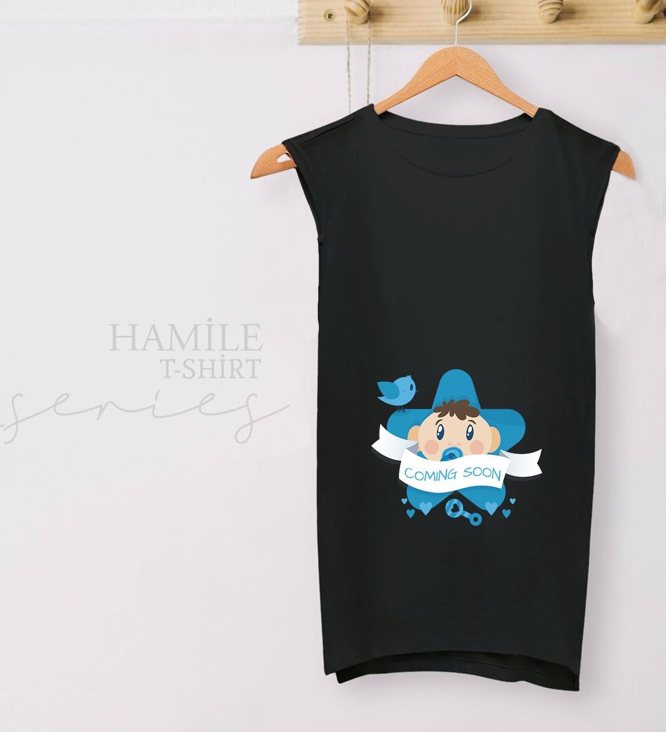 BK Gift Coming Soon Tasarımlı Siyah Sıfır Kol Hamile Tişört-1, Hamile Giyim, Eşe Hediye görsel 2