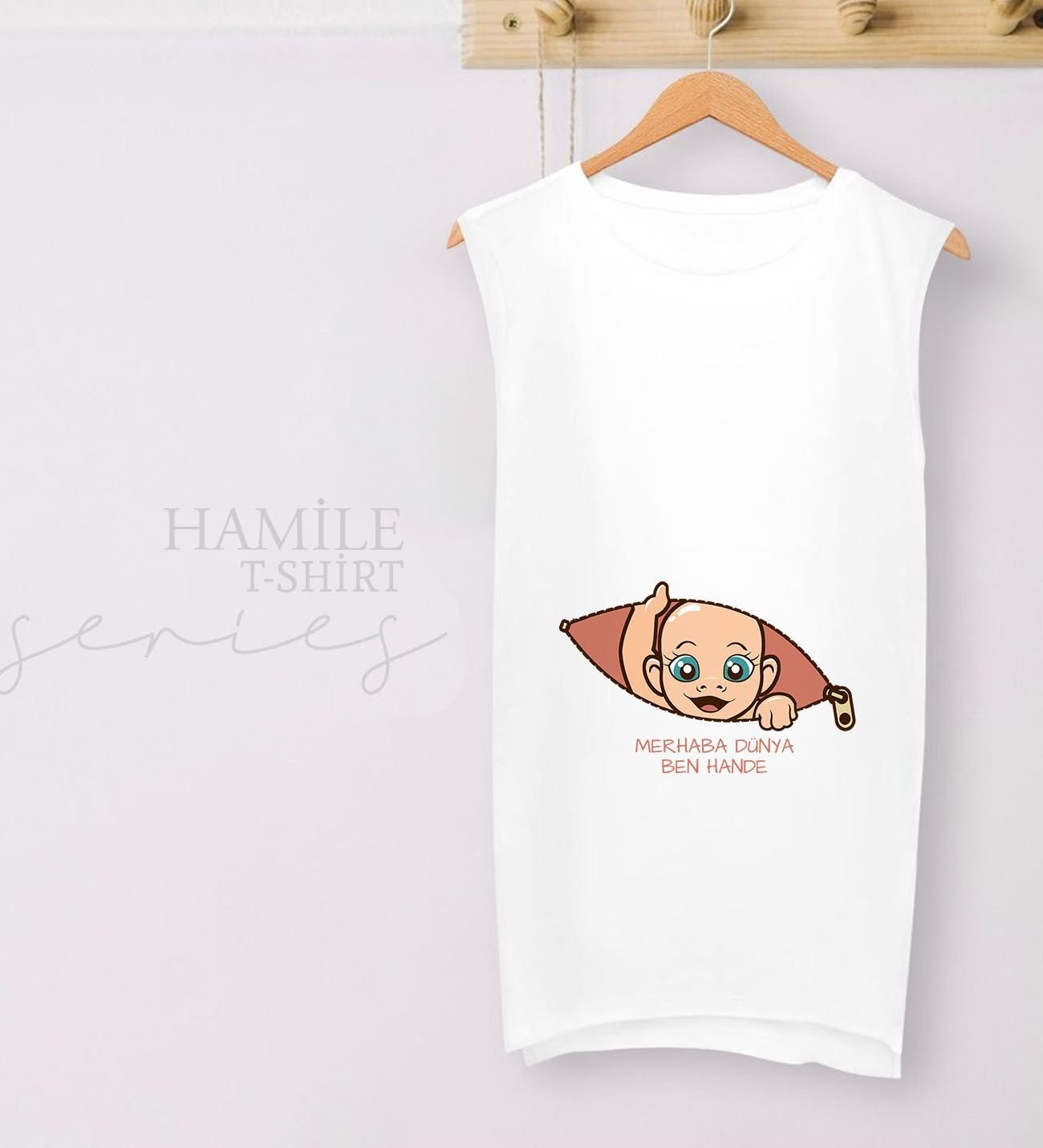 BK Gift Kişiye Özel Isimli Merhaba Dünya Tasarımlı Beyaz Sıfır Kol Hamile Tişört-1, Hamile Giyim, Eşe Hediye görsel 2