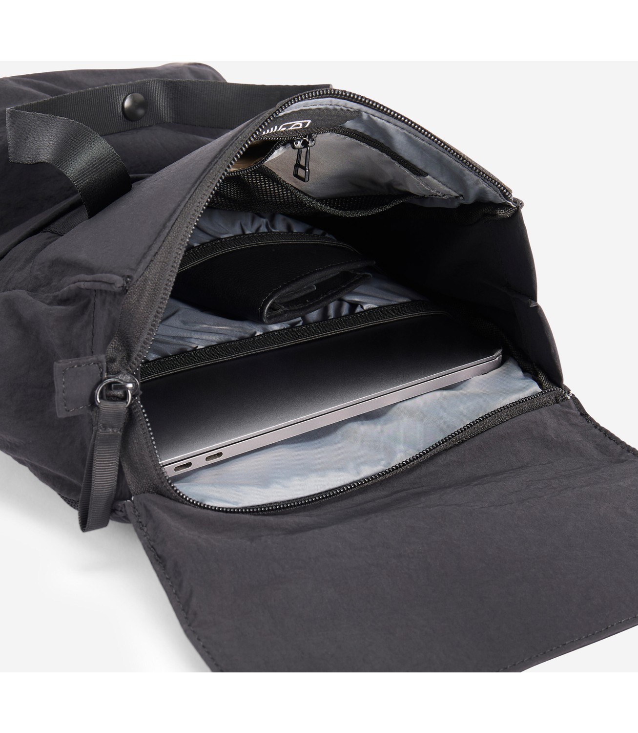Decathlon Küçük Sırt Çantası - Bilgisayar Bölmesi - 10 L görsel 5