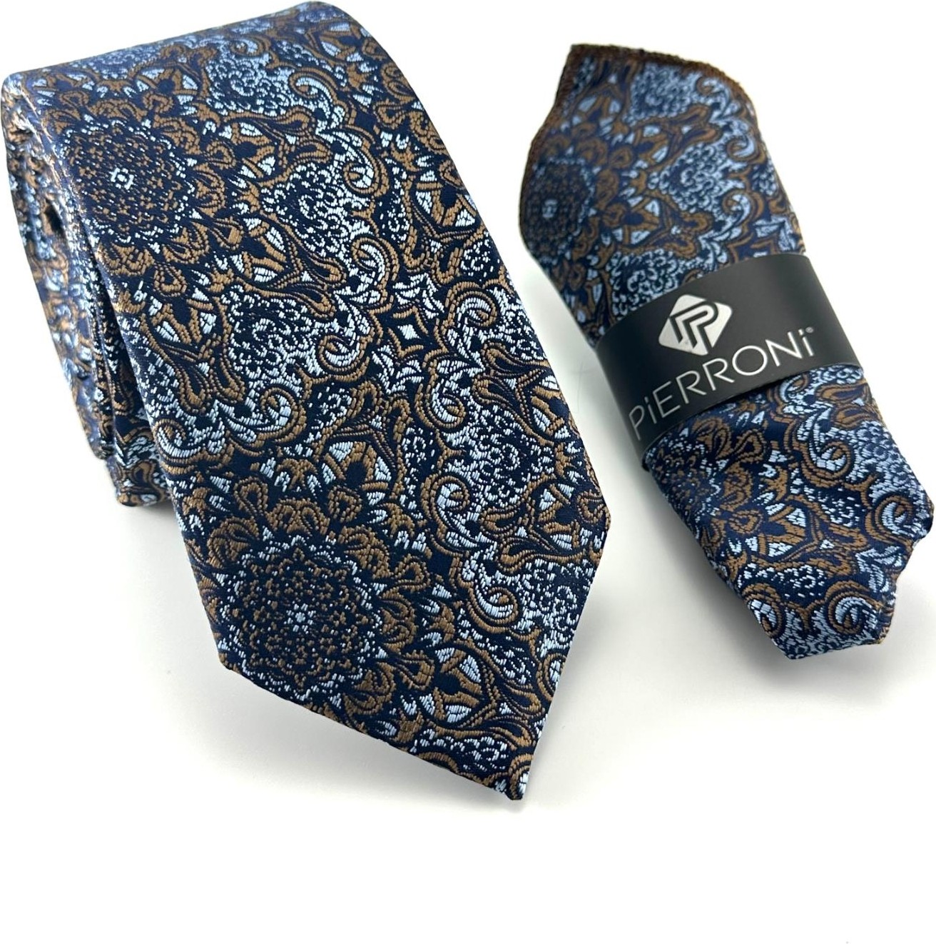 Pierroni Mavi Kahve Desenli Mendilli Kravat Microfiber Kumaş ile Şıklık Yaratıyor
