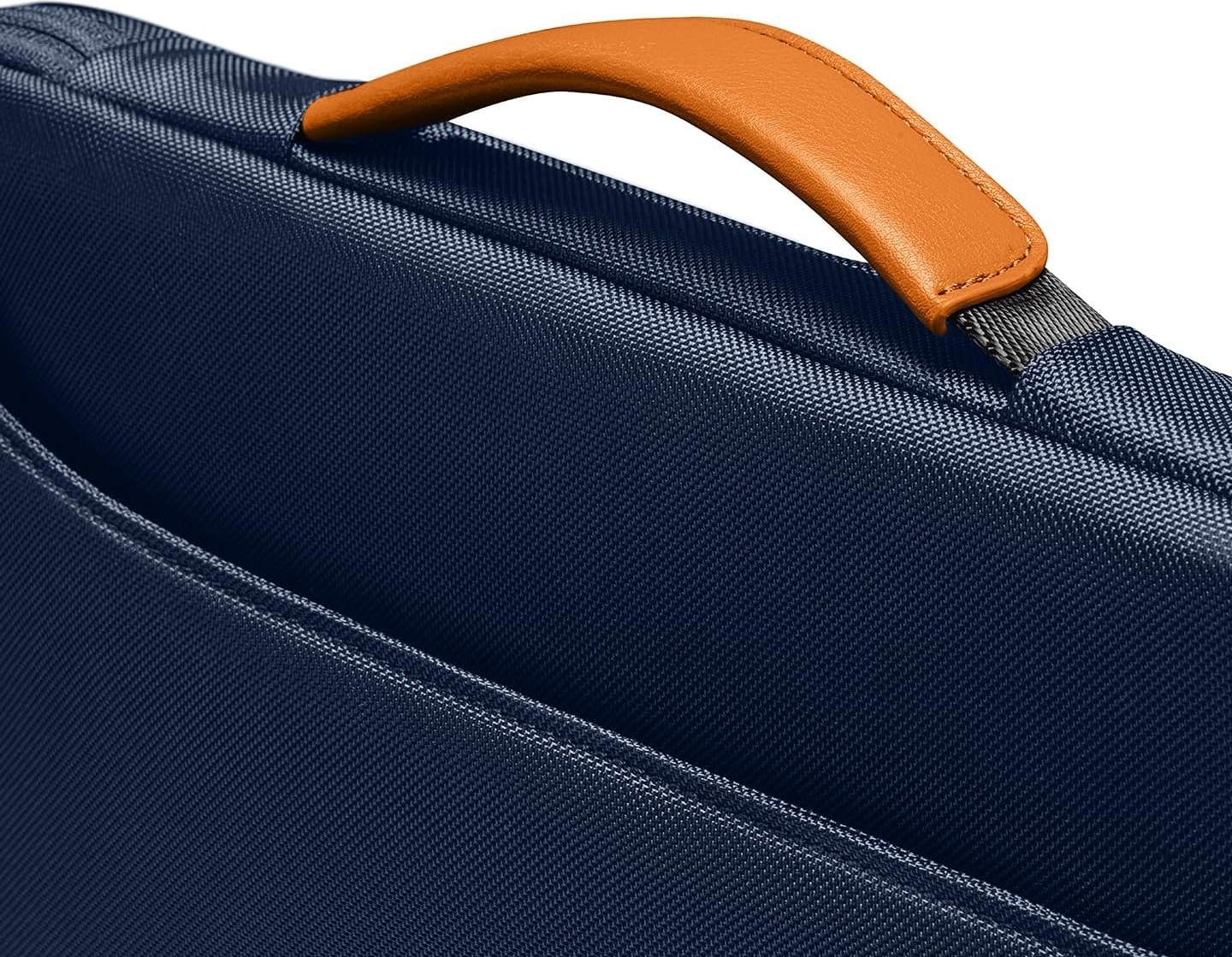 Tomtoc Defender 16" Laptop Çantası, 360° Darbe Koruma, Suya Dayanıklı, Ultra Ince Taşınabilir Kılıf görsel 6