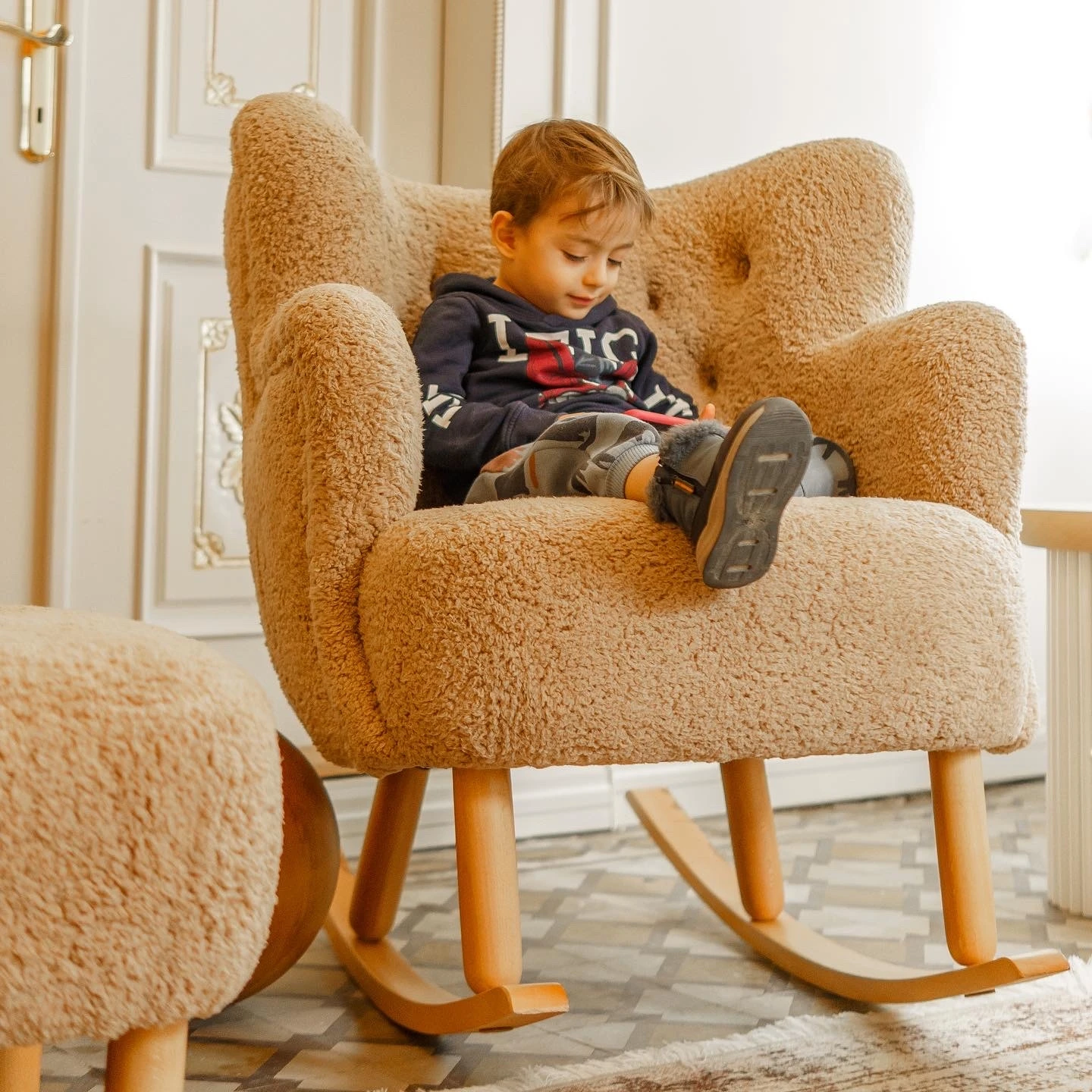 Resim Daısy Sallanan ve Puf Emzirme Koltuğu 