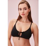 Suwen Bağcıklı Bralet Bikini Üst Siyah Renk Hızlı Kuruma Özelliği ile Plajda Şıklık