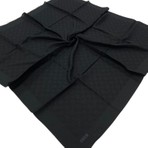 Aker Siyah Elegance Monogram Eşarp 1090500-911 100x100 cm Kadınlar İçin Hafif ve Nefes Alabilir Kumaş