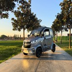 Volta Ev1 Elektrikli Araba 250 kg Taşıma Kapasitesi ve 4 Tekerlek ile Modern Şehir Yaşamına Uygun
