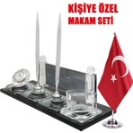 Sentez Masa Üstü İsimlik Elit Türk Bayraklı Masaüstü İsimlik Kristal Ofis Masa İsimliği Kalemli Saatli Yönetici Hediyesi