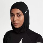 Nike Pro Hijab II Spor Başörtüsü Kadın M - L Siyah Renkli Kullanım İçin Özel Tasarım N0003533-010