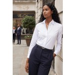 Tudors Kadın Slim Fit Dar Kesim Vücuda Oturan Uzun Kollu Gizli Düğme Detaylı Beyaz Basic Gömlek