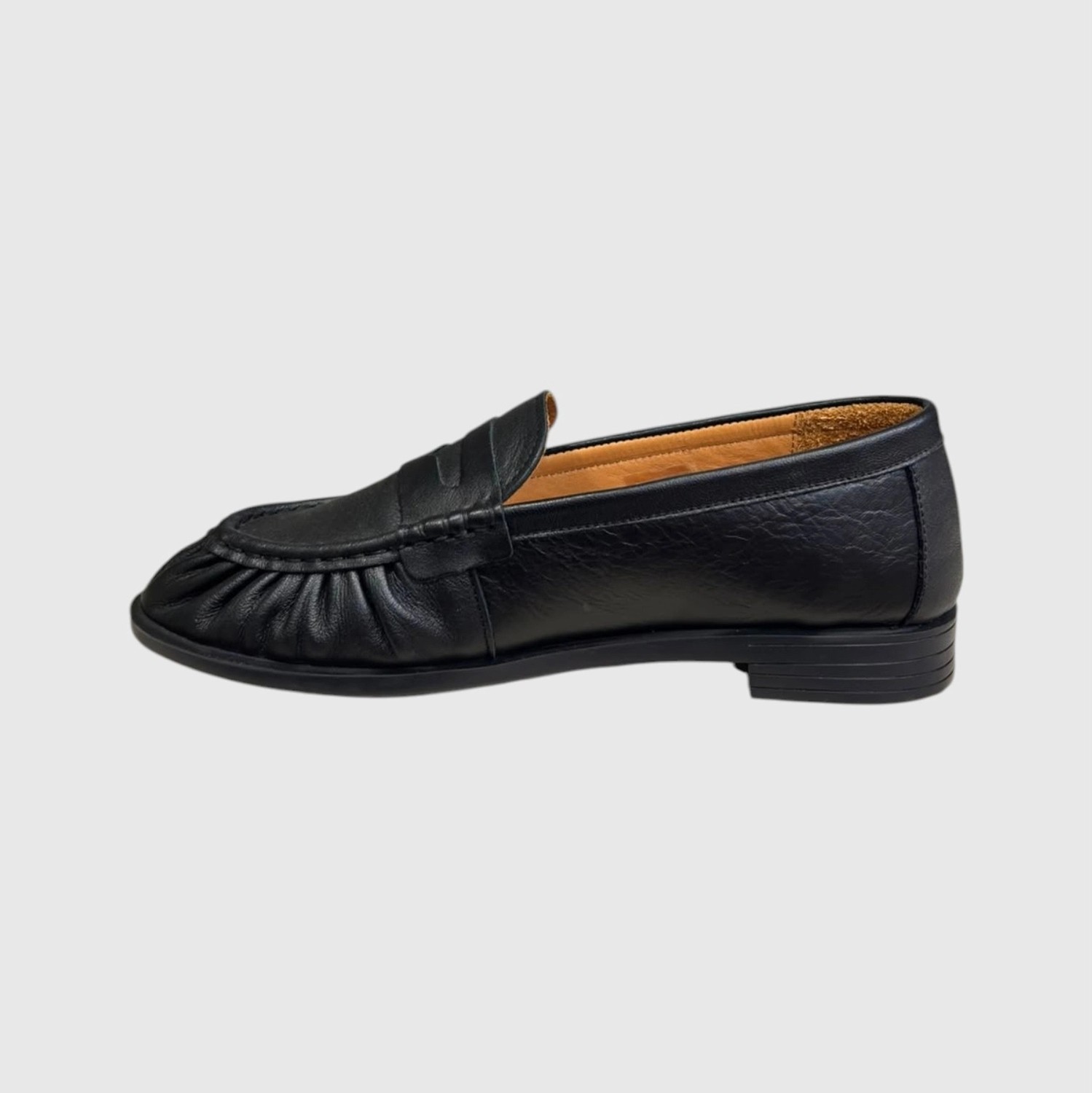 Myfit Shoes 614 Kadın Hakiki Deri Büzgülü Günlük Loafer Ayakkabı Siyah görsel 2