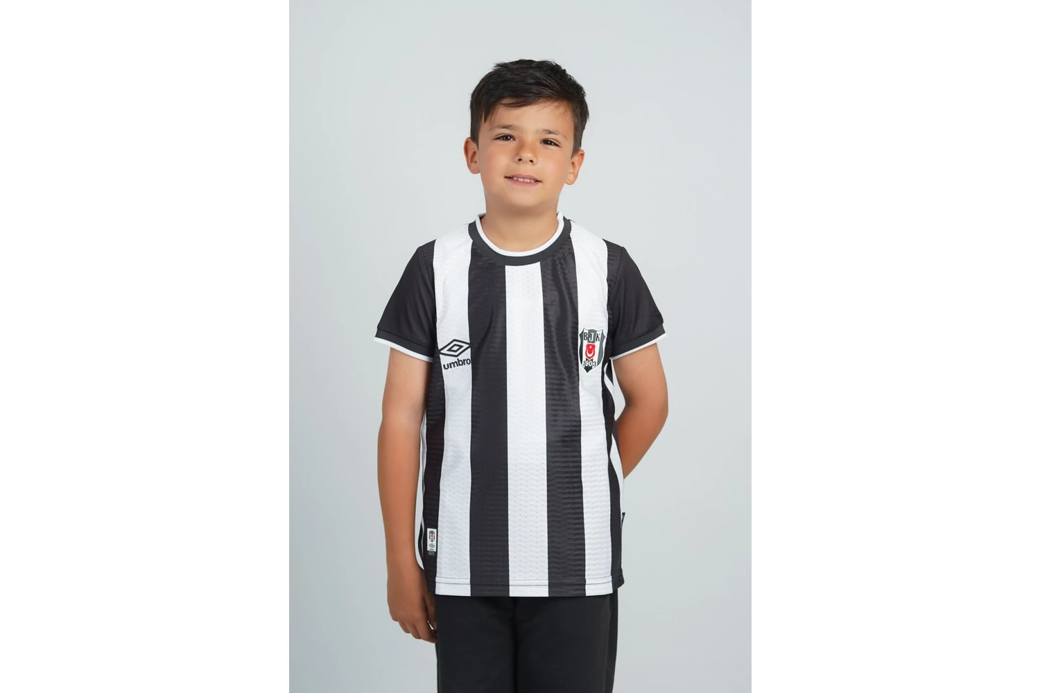 Resim Beşiktaş Orijinal Çubuklu Çocuk Forma 1 Alana 1 Hediye 