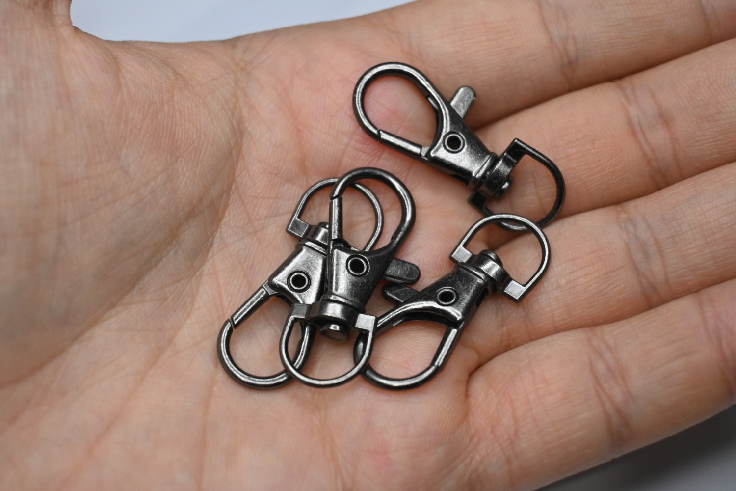 Orhan Çanta 1 Cm 50 Adet Balık Kanca Siyah Nikel (Antrasit) - Metal Çanta ve Cüzdan Askı Klipsi görsel 6