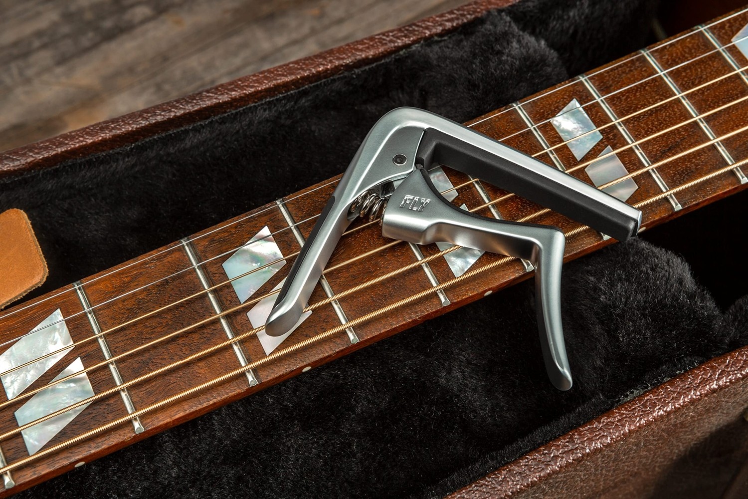Aesco Jım Dunlop Trigger Fly Capo Kavisli Saten Krom görsel 4
