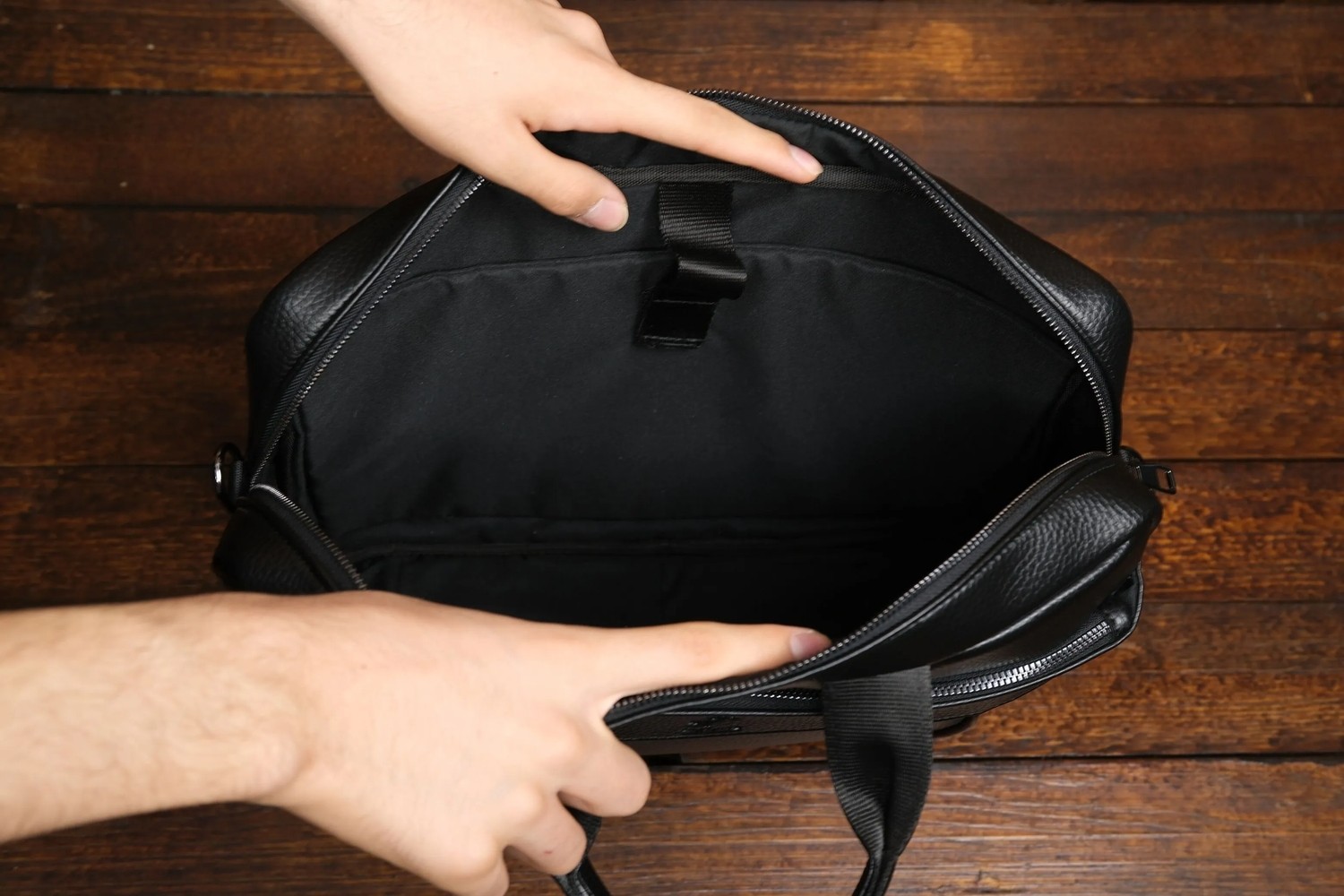 EN Deri Siyah Askılı Evrak Çantası - 15.6 Inç Laptop ve Bilgisayar Çantası görsel 7