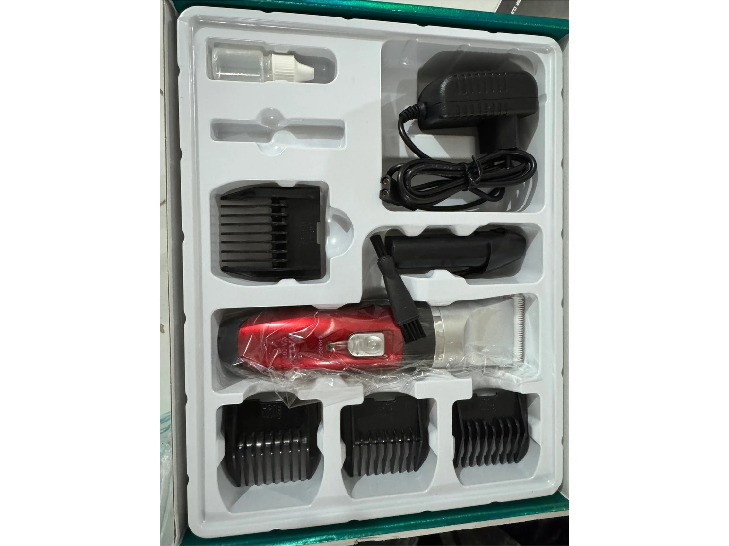 Resim Kahverengi Waer Erkek Tıraş Makinesi, Şarjlı ve Yedek Bataryalı, Profesyonel Kullanım 