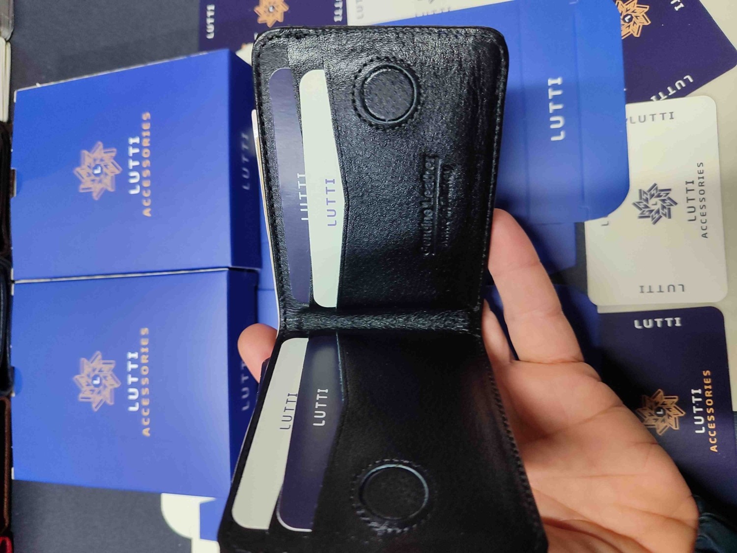 Lutti Hakiki Deri Mıknatıslı Yatay Model Kartlık Cüzdan görsel 2