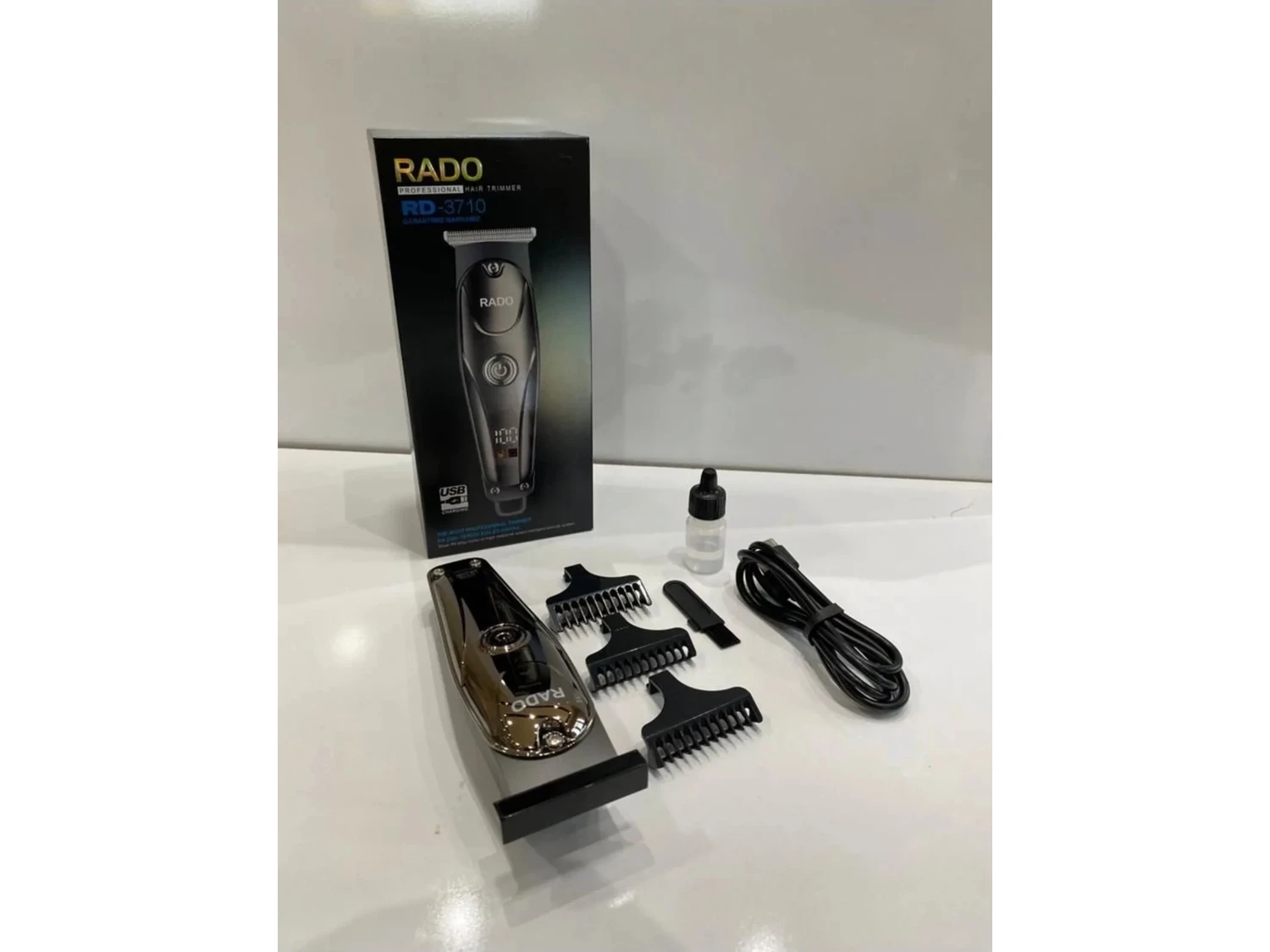 Resim Rado RD-3710 T Bıçak Sıfır Kesim LCD Ekran Şarjlı Tıraş Makinesi 