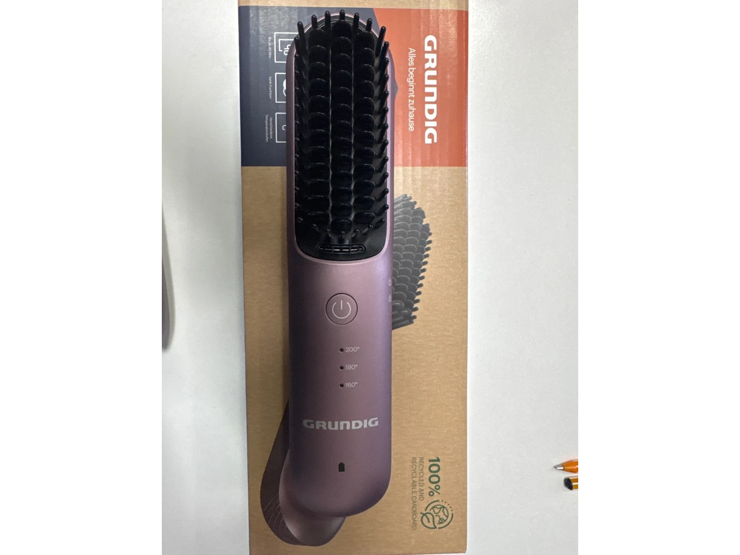 Resim Grundig Düzenli ve Parlak Saçlar Için Pratik Saç Düzleştirici Fırça 