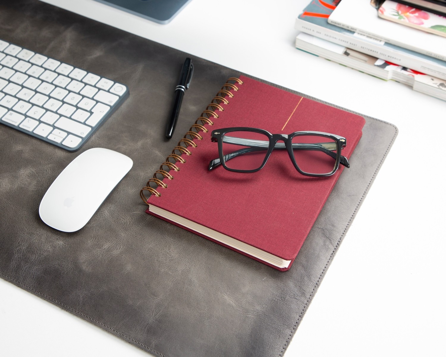 BloominBag Atelier 91 Ash Gray Leather Desk Mat - Medium görsel 3