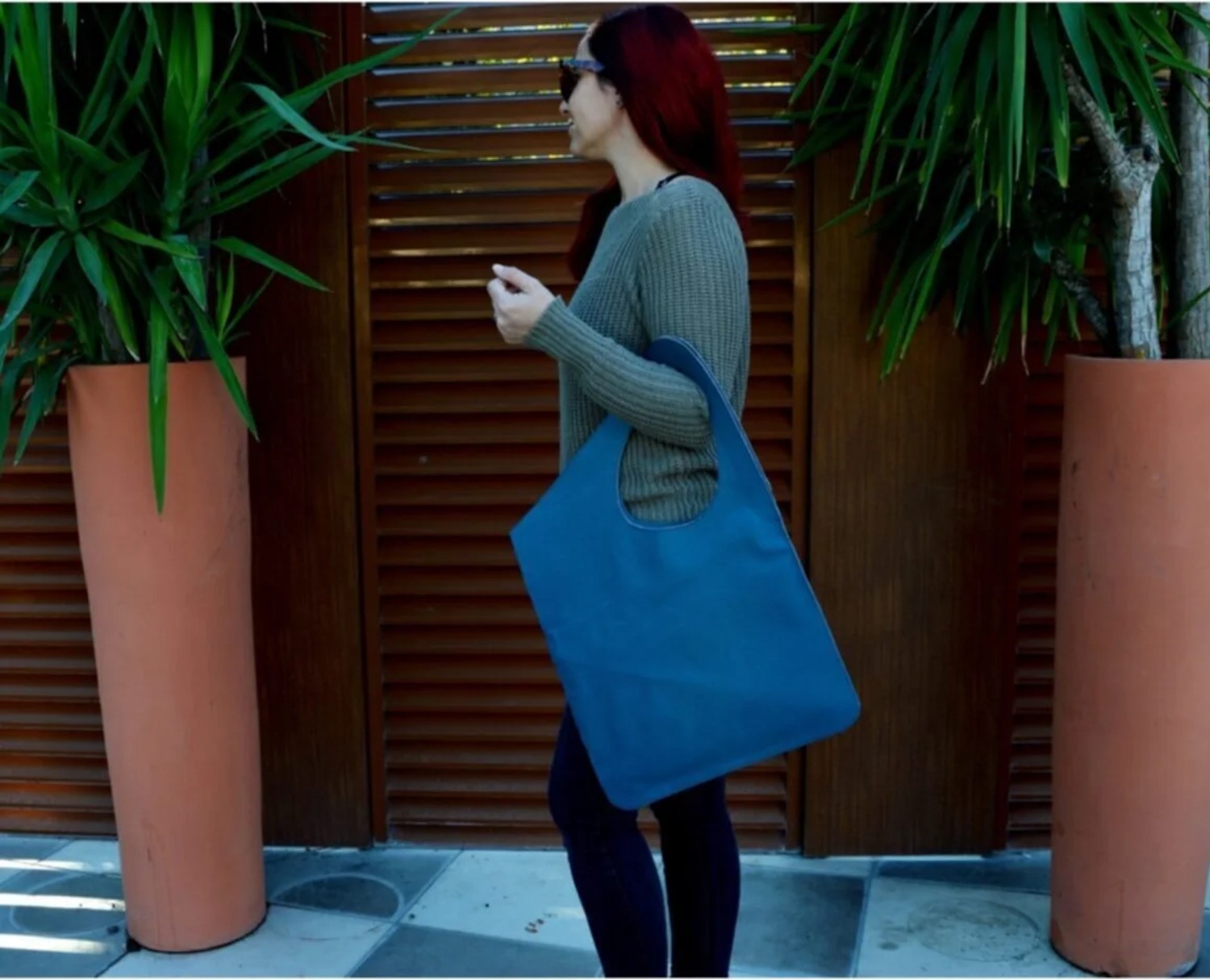 Veskemann Asimetrik Model Deniz Mavisi Hakiki Deri El Portföy Clutch görsel 2