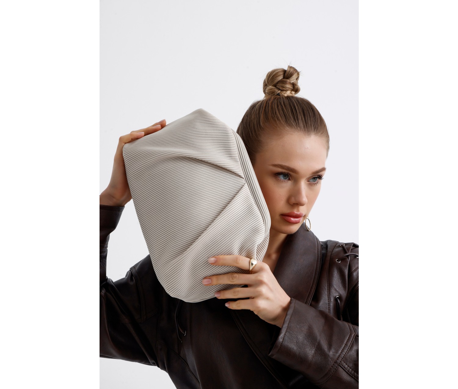 Heybes Kadın Neon Yeşil Piliseli Clutch El Çantası Dokuma Kumaş ile Casual Kullanım için Şık görsel 7