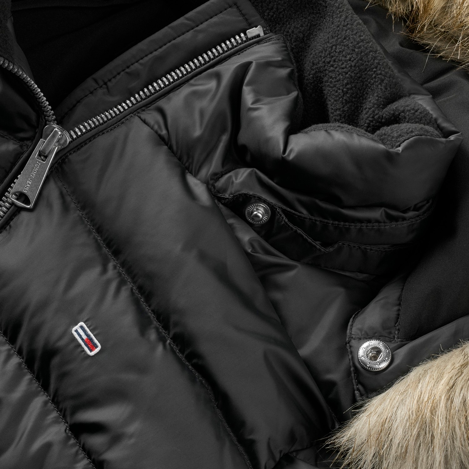 Tommy Hilfiger Kadın / Kız Marka Logolu Kapüşonlu Şık Görünümlü Full Fermuarlı Günlük Kullanıma Uygun Siyah Mont DW0DW18864-BDS görsel 3