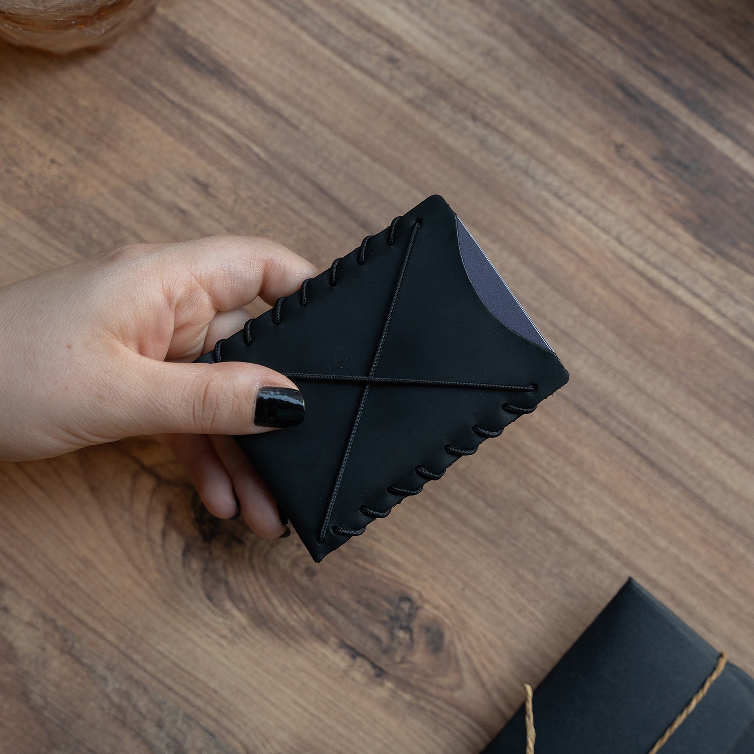 Minimal X Design Minimal x V1 Deri Kartlık - Gerçek Deri El Yapımı Minimalist Tasarım görsel 2