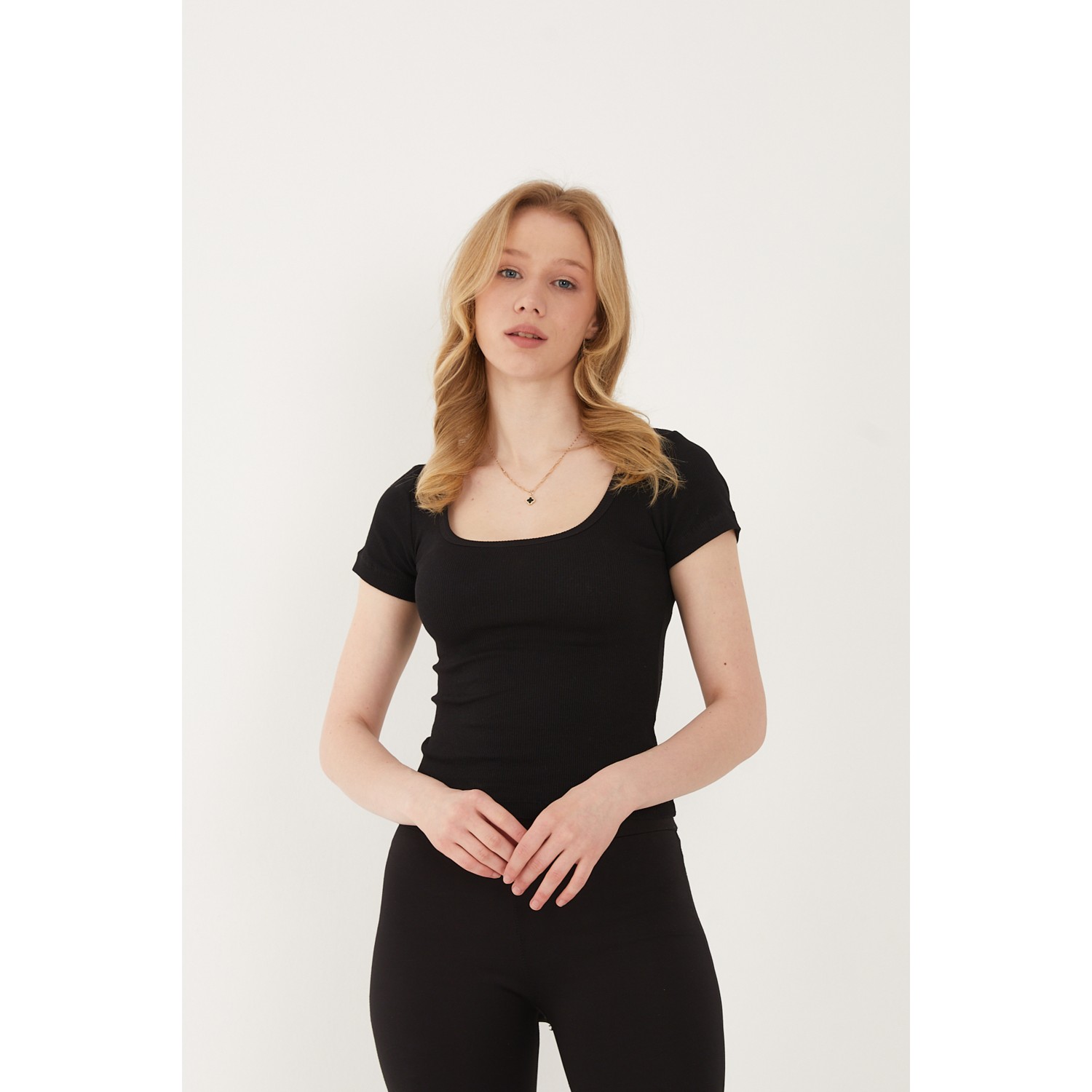 Wearflawless Kadın 2'li Adet Kısa Kollu Fitilli U Yaka Pamuklu Örme Kaşkorse T-Shirt Bluz görsel 7