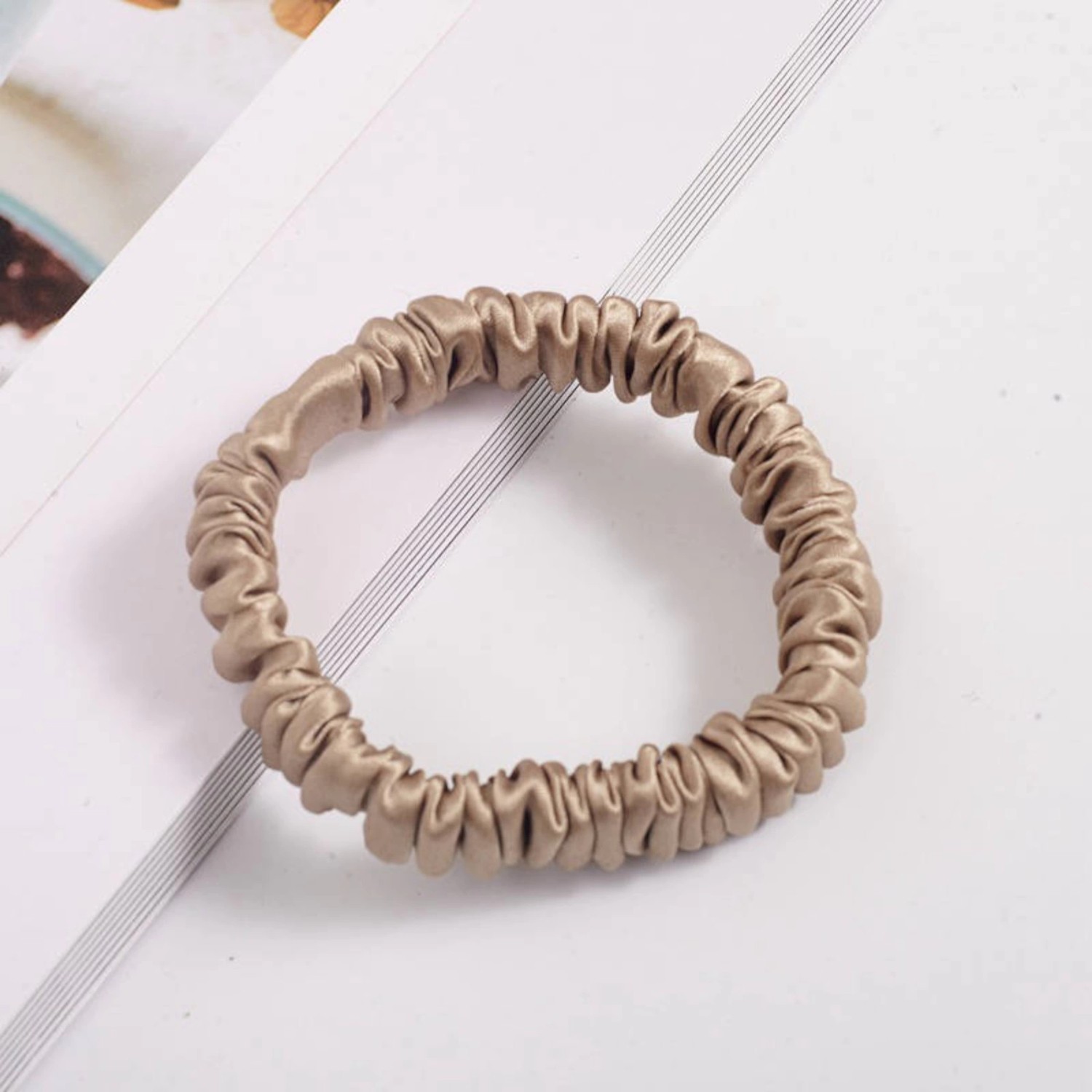 Thenile %100 Saf Ipek Küçük Scrunchie Saç Tokası Renk3 - Günlük Pratik Ekstra Elastik Lastikli Simit Toka