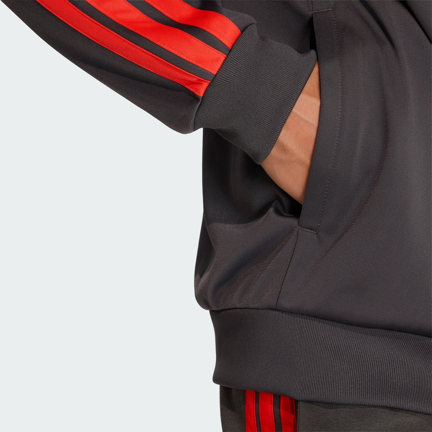 adidas Performance KE6784 AUDI REVOLUT F1 TEAM DNA TRACK TOP görsel 4
