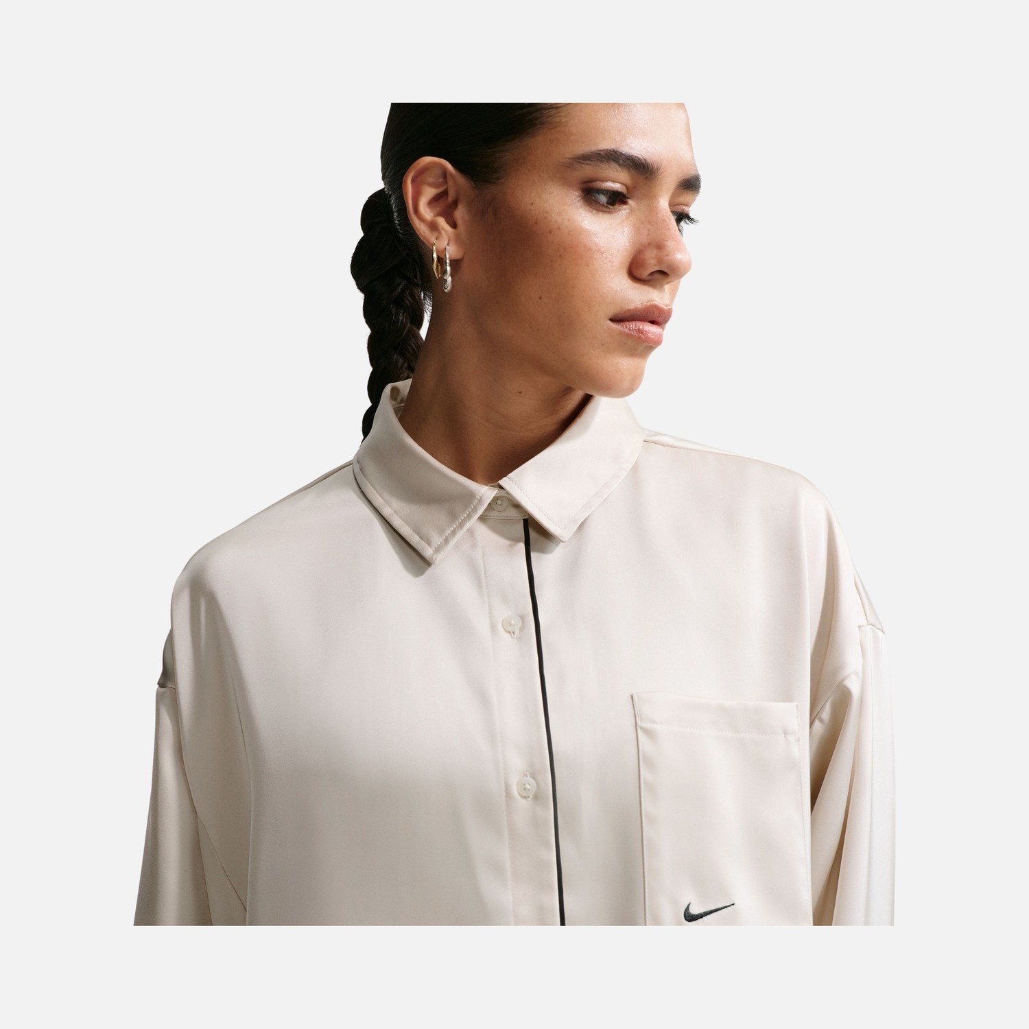 Nike Kadın Bej Sportswear Oversize Saten Uzun Kollu Gömlek Üst | IM0575-072 görsel 4