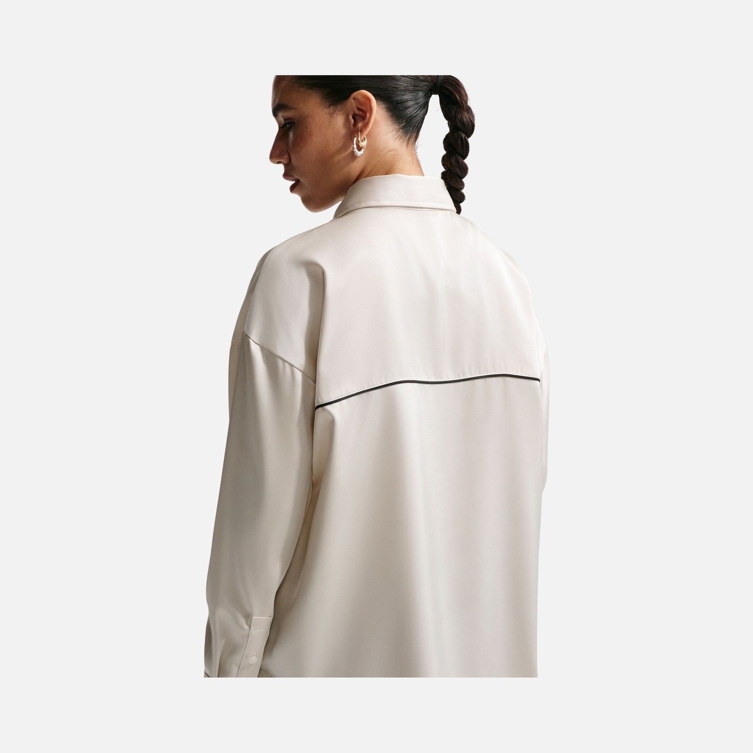 Nike Kadın Bej Sportswear Oversize Saten Uzun Kollu Gömlek Üst | IM0575-072 görsel 5