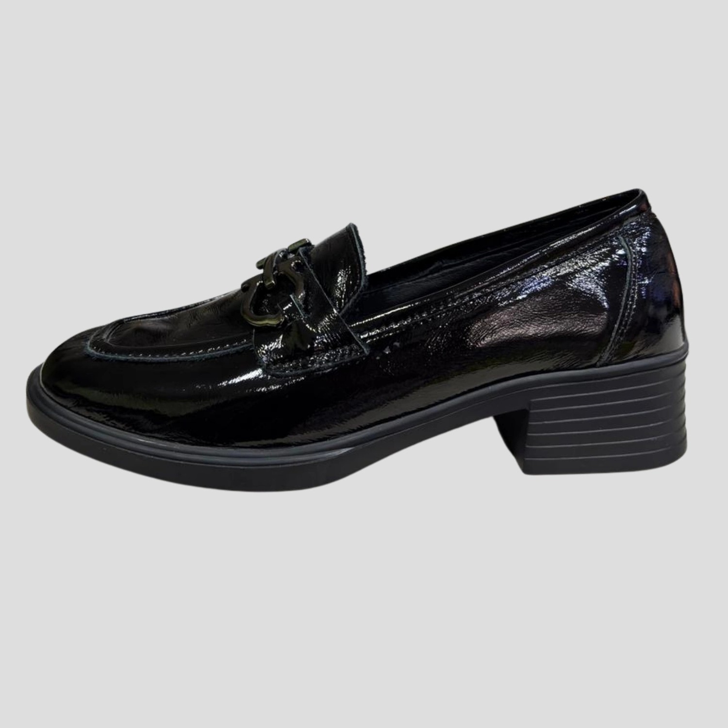 Myfit Shoes 041 Kadın Hakiki Deri Aksesuarlı Kısa Topuk Ayakkabı Siyah Rugan görsel 2