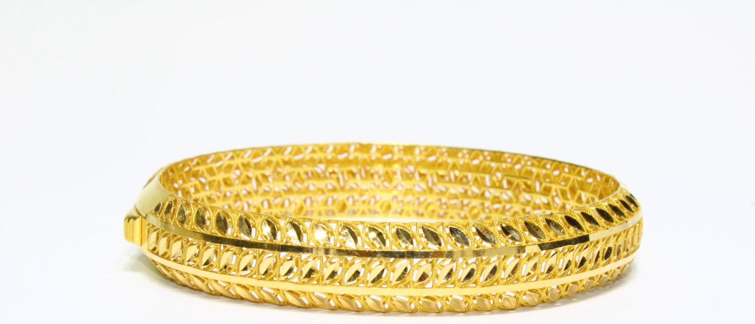 Kızılay Kuyumcusu 22 Ayar Altın 3 Sıralı Pullu Model Kelepçe Bilezik 17.67 gr