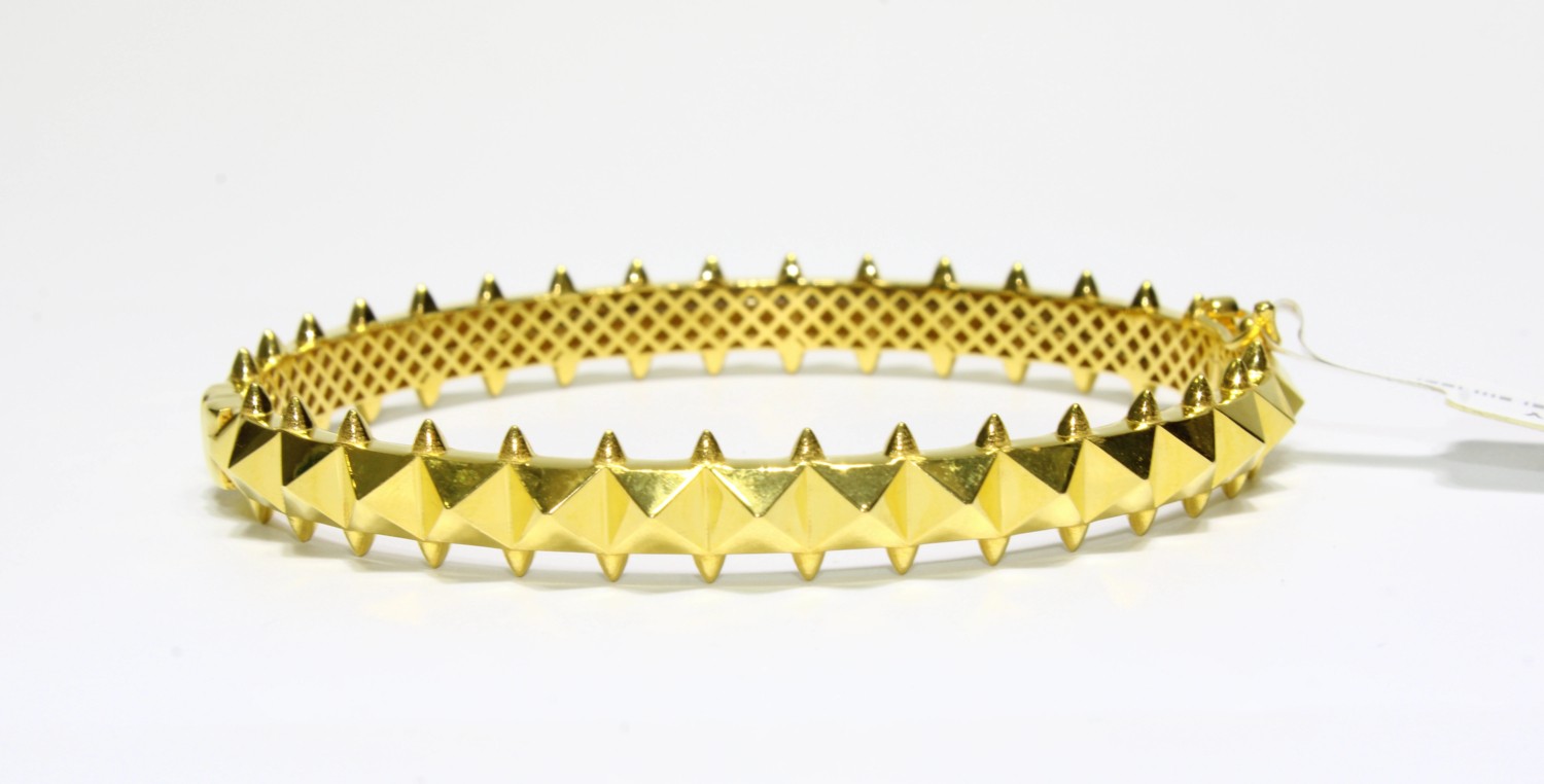 Kızılay Kuyumcusu 22 Ayar Altın Dikanli Piramit Modeli Kelepçe Bilezik 16.53 gr KLP2188