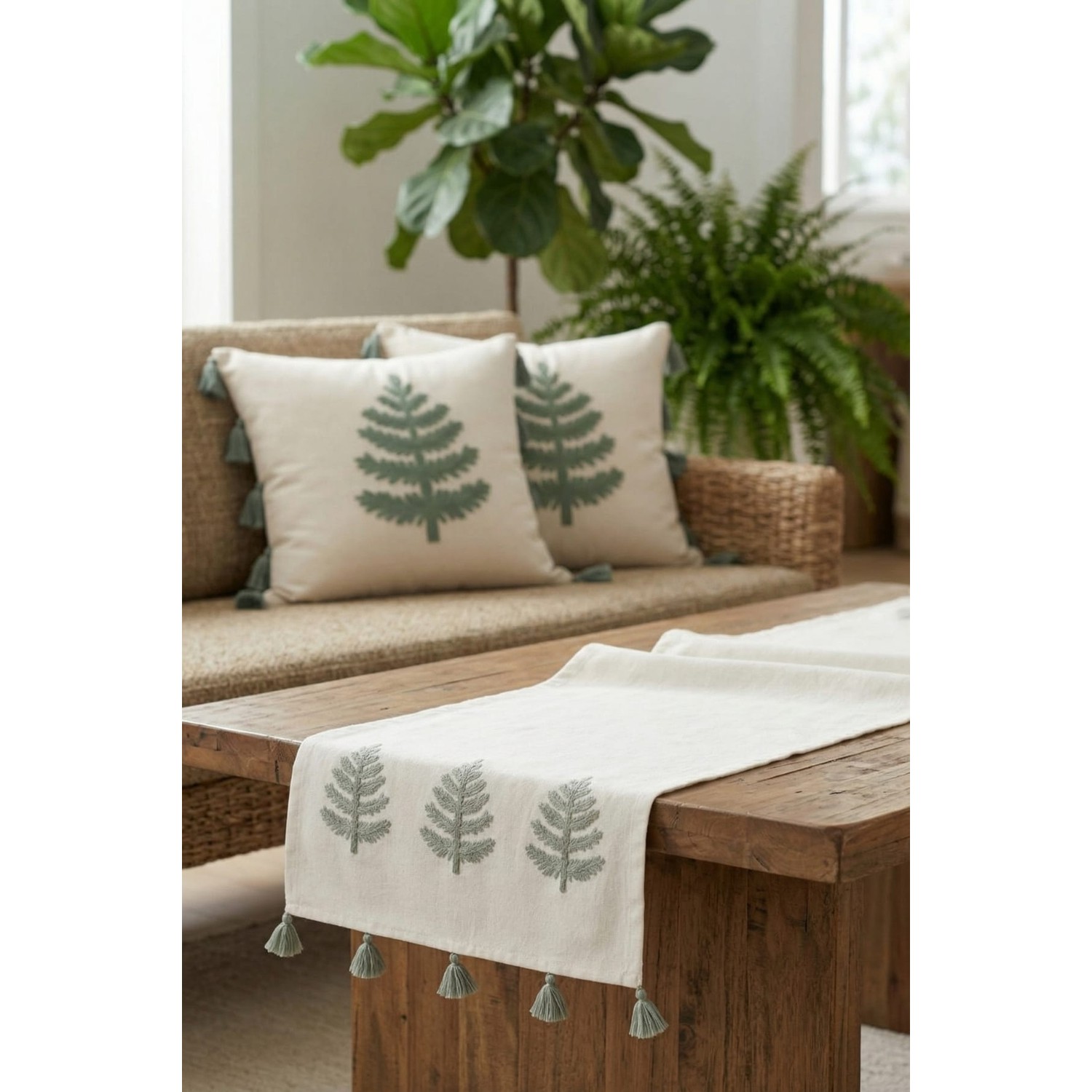 Buldan Natura Ağaç Nakışlı Püsküllü 3’lü Set – 2 Adet 42×42 cm Kırlent Kılıfı + 40×130 cm Runner