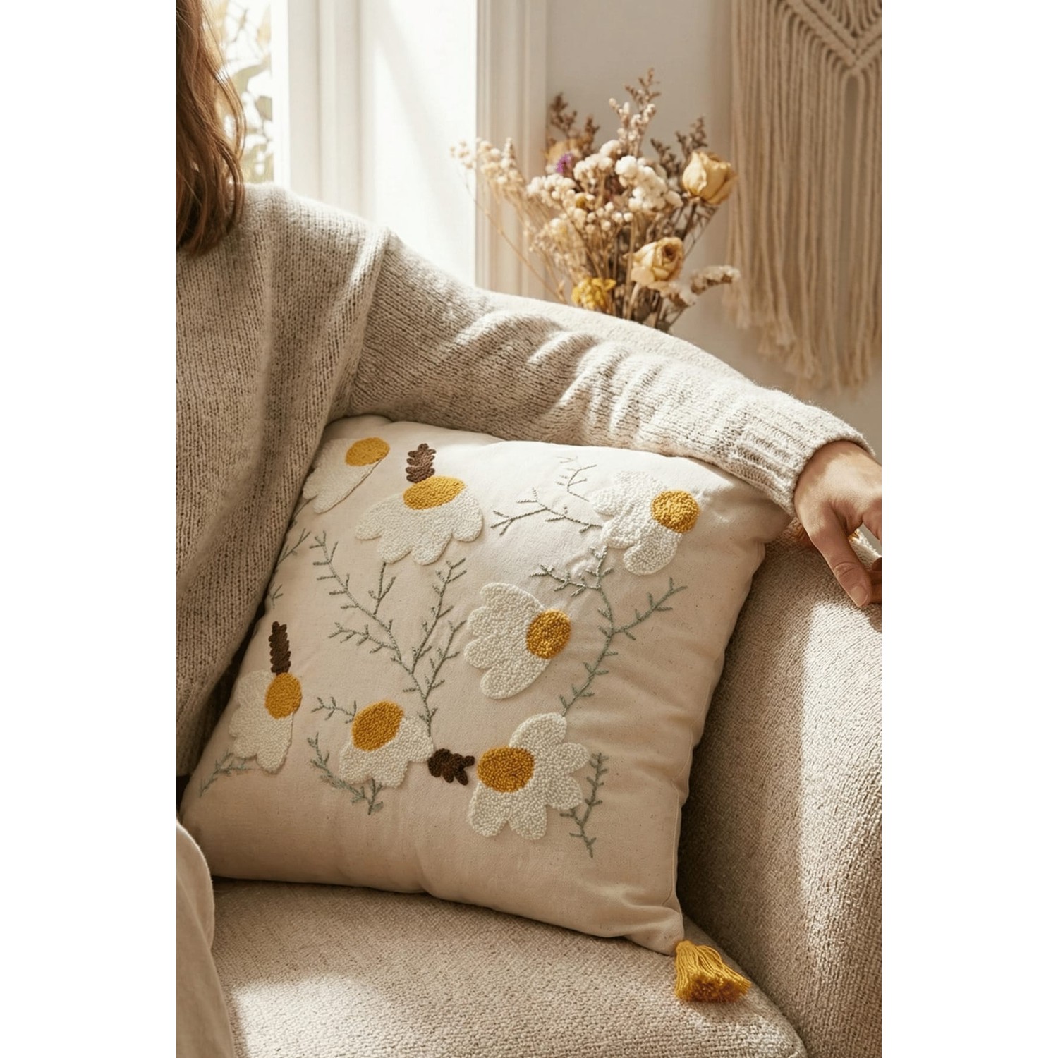 Buldan Natura Sarı Bahçe Çiçek Desenli Punch Nakışlı Dekoratif Kırlent Kılıfı 42×42 cm 3. görsel