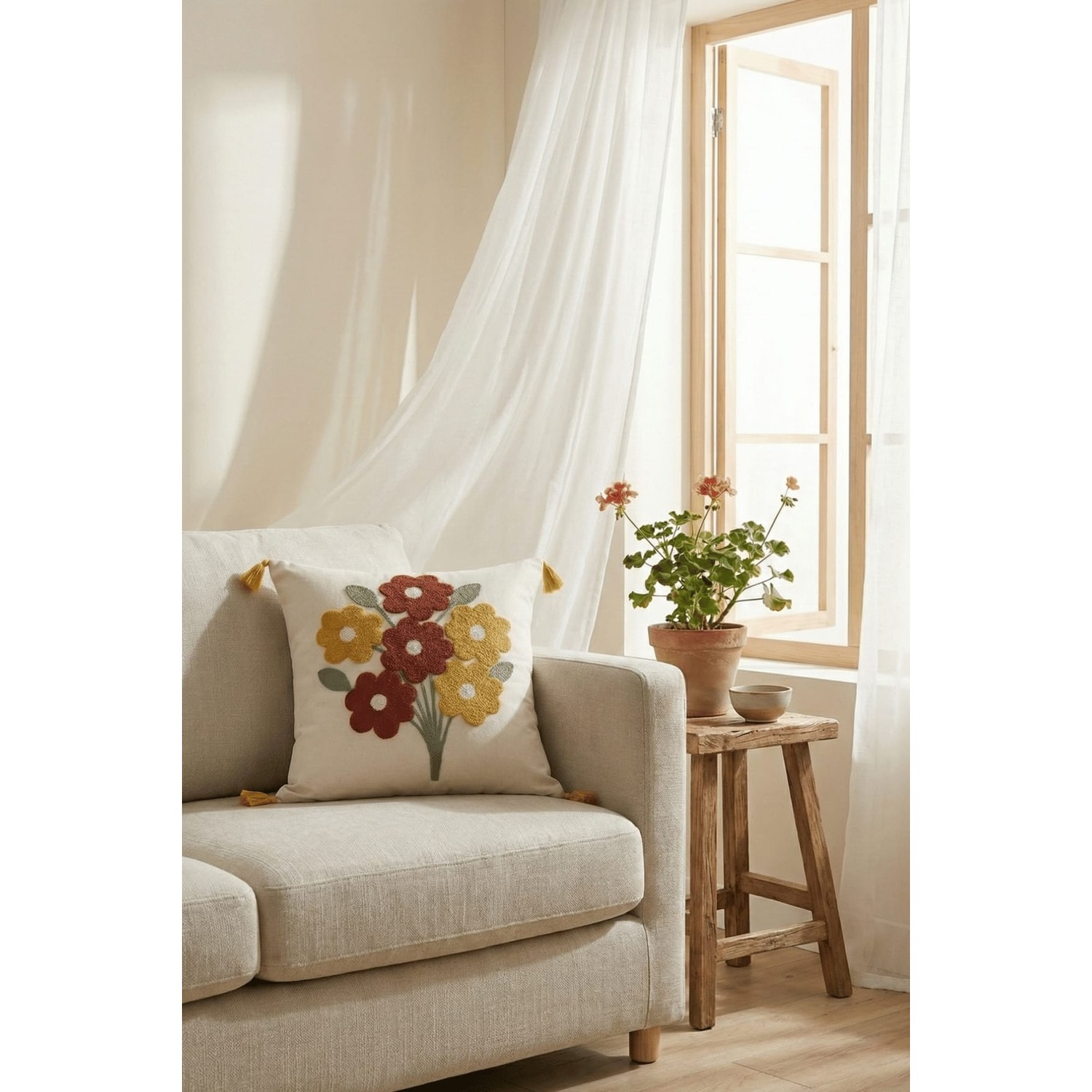 Buldan Natura Demet Çiçek Desenli Punch Nakışlı Püsküllü Dekoratif Kırlent Kılıfı 43×43 cm 3. görsel