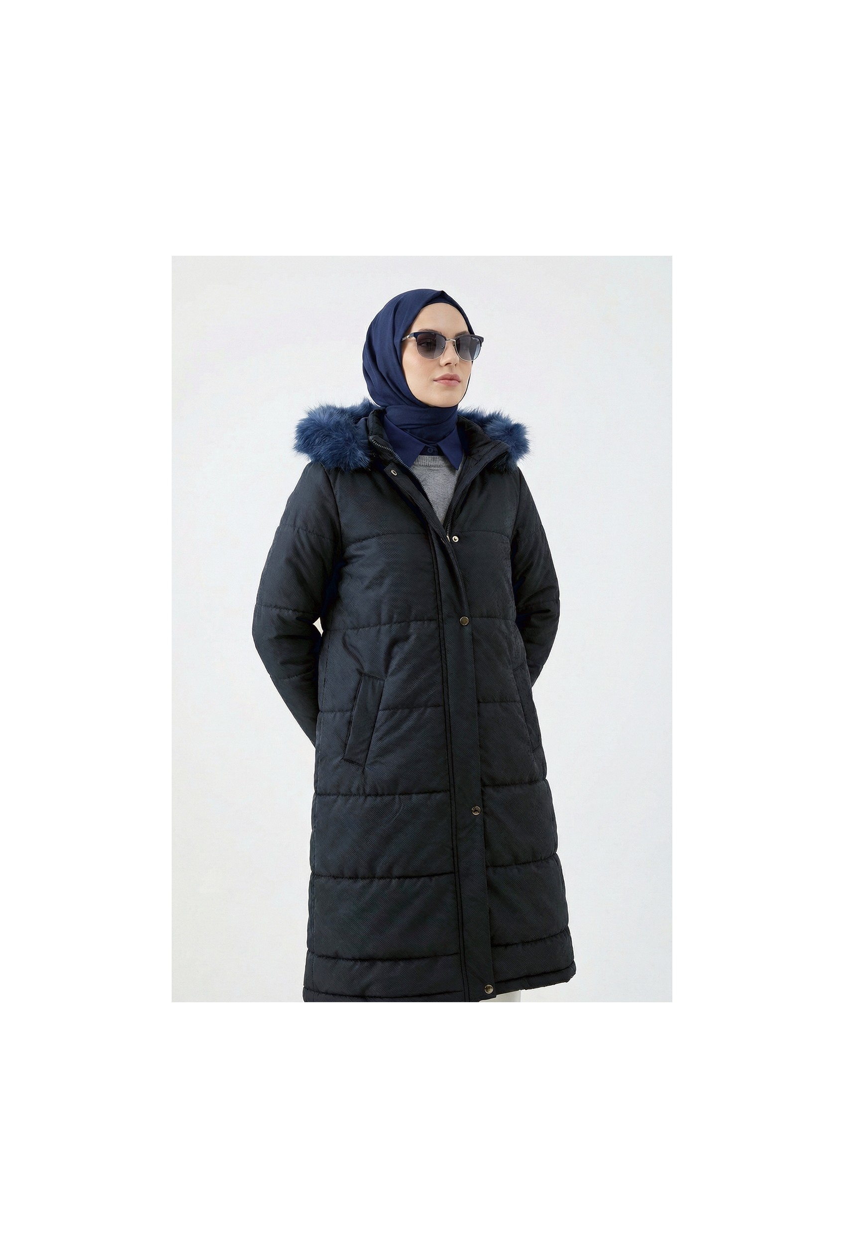 Armine Trend Boydan Fermuarlı Yanları Fermuar Detaylı Kapüşonu Kürklü Mont Lacivert 25KT748 görsel 2