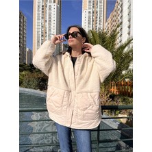 Love The Wind Ekru Peluşlu Bol Kesim Kadın Mont Düğmeli Astarlı Rüzgar Geçirmez