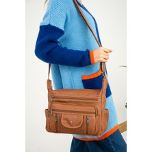 Celonia Yıkama Çapraz Kadın Çanta: Şık ve Dayanıklı Suni Deri Tasarımıyla 21X18X10 KOD107