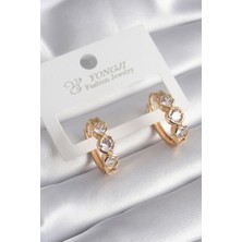 Clariss Pirinç Gold Renk Zirkon Taşı Kalp Detay Kadın Küpe