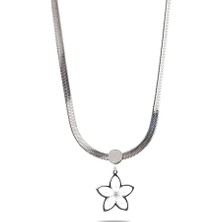 Tesbihane Gümüş Renk Kararmaz Metal Snake Zincirli Kır Çiçeği Detaylı Inci Doğaltaş Kombinli Kadın Kolye