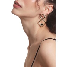 Labalaba Kadın Lak Altın Kaplama Siyah Doğaltaşlı Çivili Model Geometrik Formlu El Yapımı Küpe