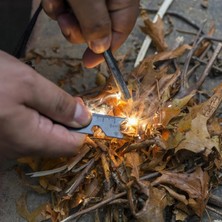 Rabadon Acil Durum Magnezyum Çubuk Çakmaktaşı Hayatta Kalma Ateş Başlatıcı Çakmak Kiti Düdük