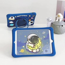 Clemon iPad Pro 9.7  Uyumlu Standlı ve Boyun Askılı Astronot Figürlü Çocuk Tablet Kılıfı