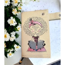 Shules Collection El Yapımıkitap Okuyan Kiz Nakişli Ki̇tap Kilifi