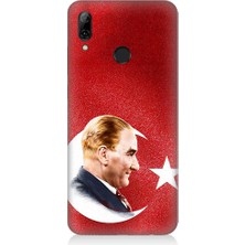 Teknomeg Huawei P Smart 2019 Uyumlu Bayrak ve Mustafa Kemal Atatürk Desenli Silikon Kılıf